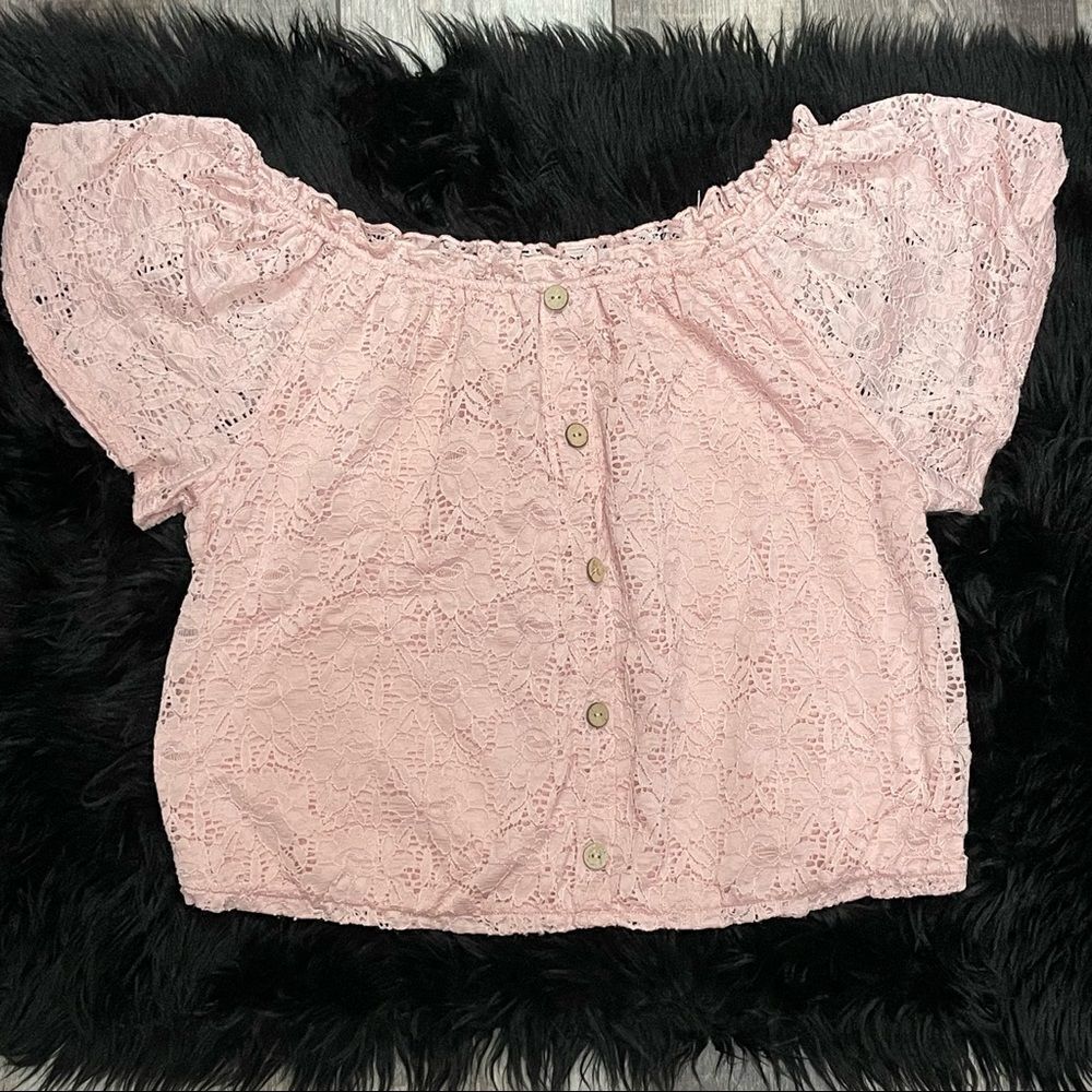 No Boundaries Women’s Cropped Off Shoulder Lace Short Sleeve Shirt Pink Size XL